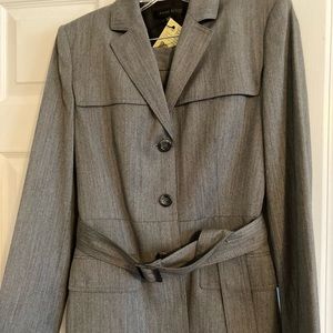 NWT - Beautiful Belted Anne Klein Ladies Gray Pant Suit - Sz 10